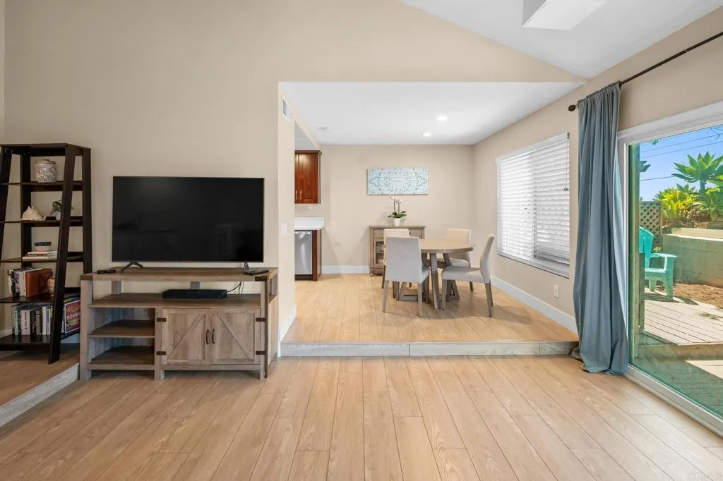 https://cdn.realtyfeed.com/cdn/127/306686477/30544c4266f12957e875a824314232f1.webp
