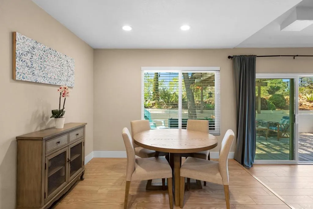 https://cdn.realtyfeed.com/cdn/127/306686477/3d512247ae28c441fa60e5cf5ad3028e.webp