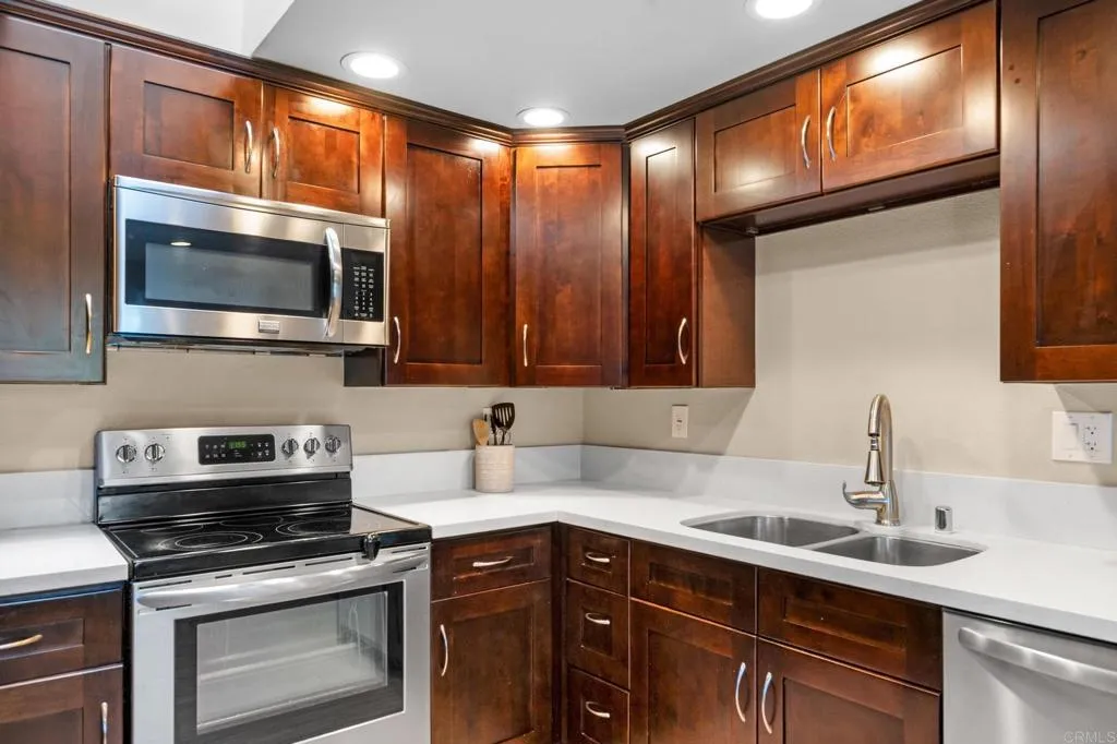 https://cdn.realtyfeed.com/cdn/127/306686477/679ed2b6a542b17184c69a4095282a0f.webp