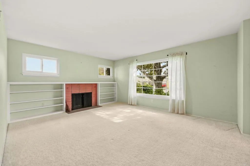 https://cdn.realtyfeed.com/cdn/127/306686497/1bab1adf5feedb2f34a17ae61785cd08.webp