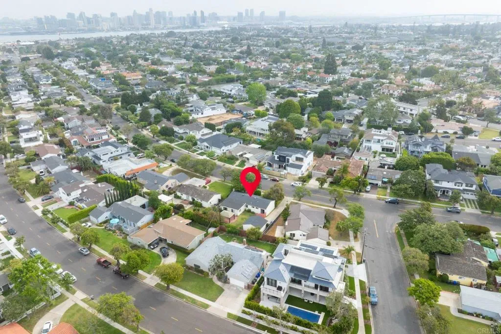 https://cdn.realtyfeed.com/cdn/127/306686497/6552a15c740f1ac623ffd75746d2d522.webp