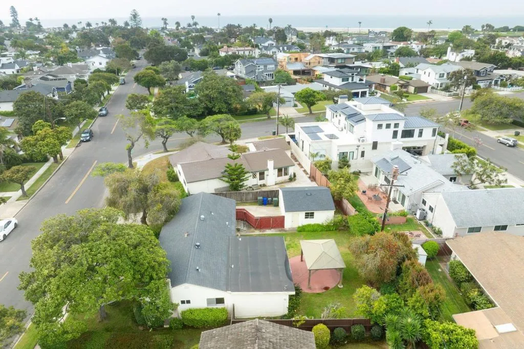 https://cdn.realtyfeed.com/cdn/127/306686497/79bfaf7988ba3122c4ff19e1a93d6141.webp