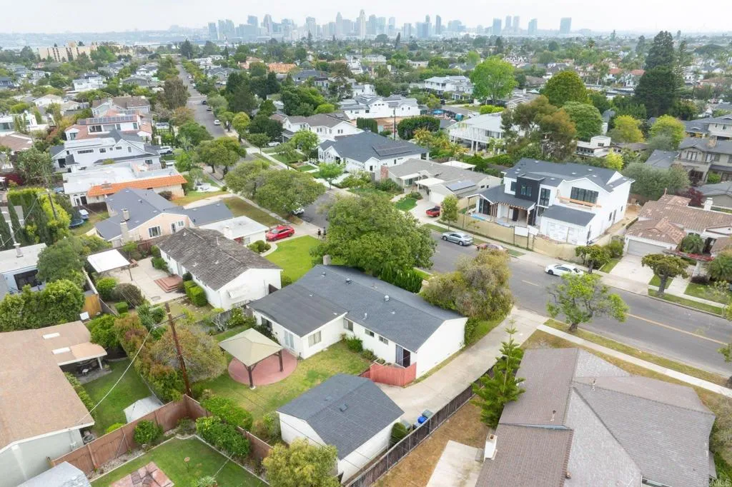 https://cdn.realtyfeed.com/cdn/127/306686497/7c73402bed105dabbf9742eb341b33a1.webp