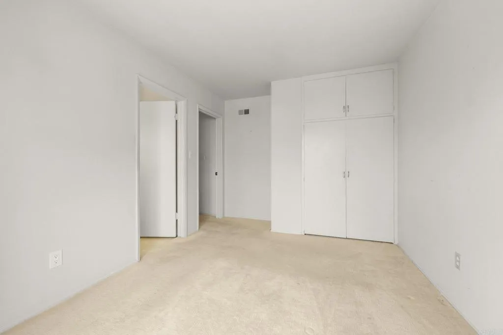 https://cdn.realtyfeed.com/cdn/127/306686497/84bb04cb35862373bbed8a0315380dc3.webp