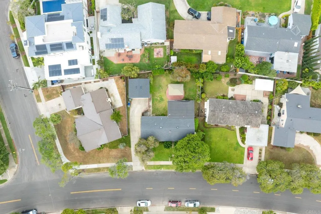 https://cdn.realtyfeed.com/cdn/127/306686497/8ada5a055db7b28f0c78b032c819ae71.webp