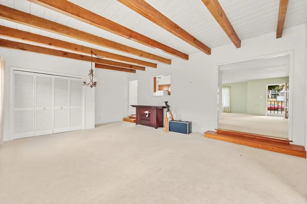 https://cdn.realtyfeed.com/cdn/127/306686497/bceea2603a4aa31e64331016c684e526.webp