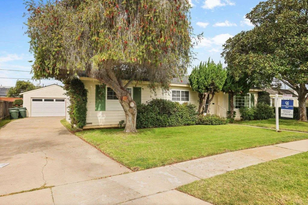 https://cdn.realtyfeed.com/cdn/127/306686497/dc8dabe595b84e189c1e154a6eb7c3da.webp