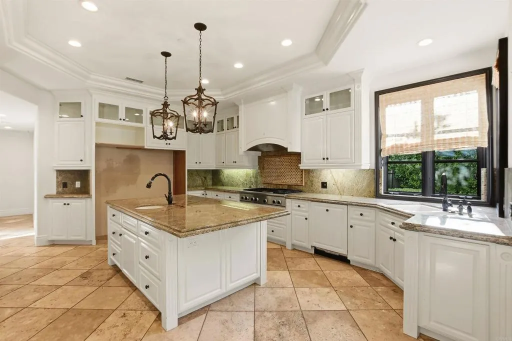 https://cdn.realtyfeed.com/cdn/127/306686518/4d7cf8d93694a980578091a2fc56b6eb.webp