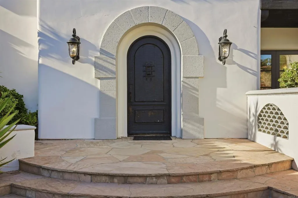 https://cdn.realtyfeed.com/cdn/127/306686518/83121ef0fac4a431488c957b67a622d7.webp