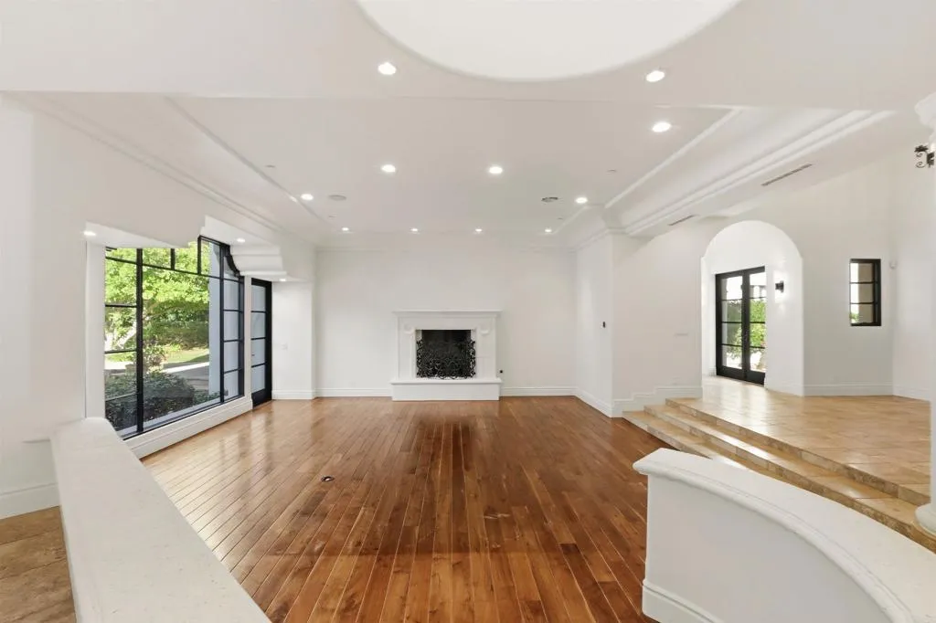 https://cdn.realtyfeed.com/cdn/127/306686518/e0e4b447b1602fc40e1a63256dfc8c1f.webp