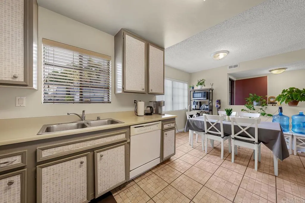 Photo #10: PTP2602621 Listing: Photo #10