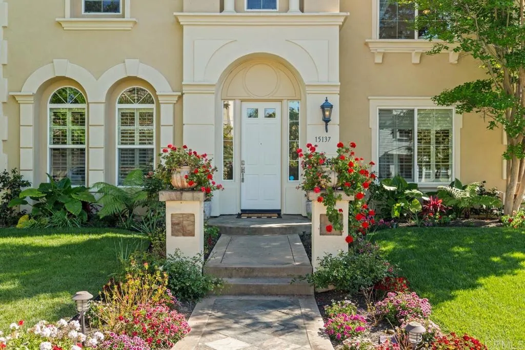 https://cdn.realtyfeed.com/cdn/127/306686648/1d1caf651ea7e0a937f37190b37a68e9.webp