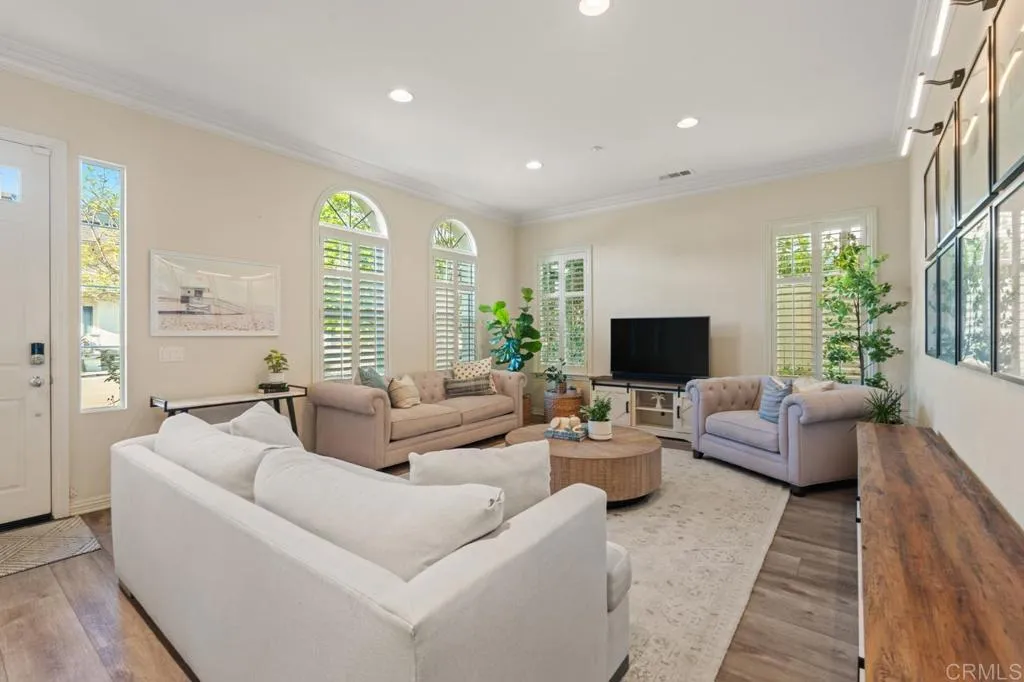https://cdn.realtyfeed.com/cdn/127/306686648/425b4e8d851836b84b1c93a717e700ea.webp