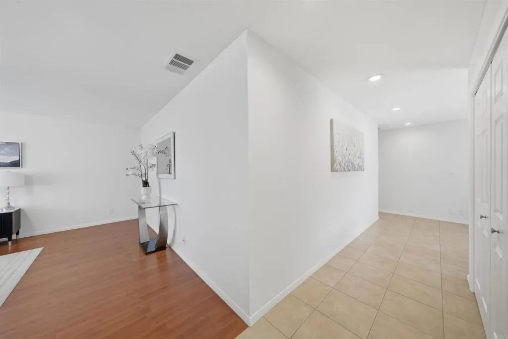 https://cdn.realtyfeed.com/cdn/127/306686651/f9278cf7c18c0c6fc27371e0cc113152.webp