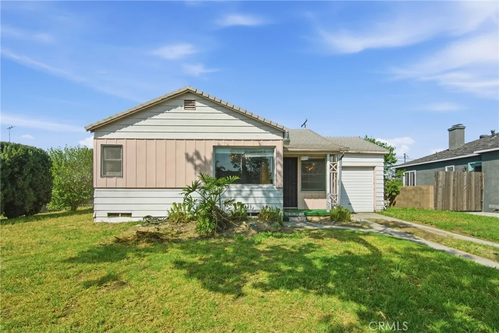 Compton, CA 90220