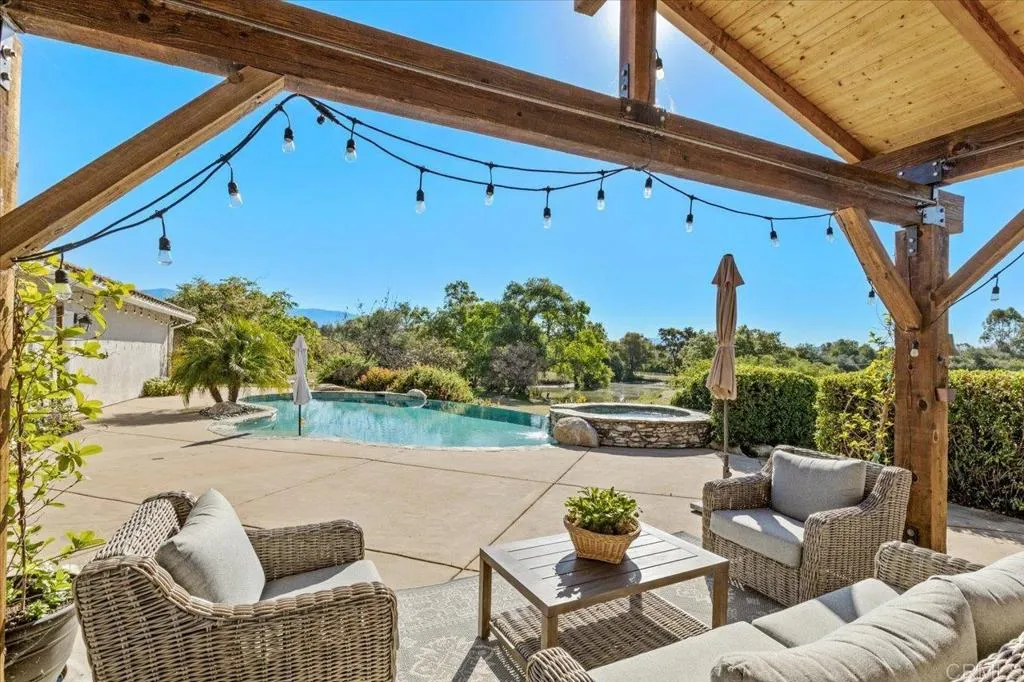 https://cdn.realtyfeed.com/cdn/127/306686772/eee7520bf05ed0a976324a66990c7ff1.webp