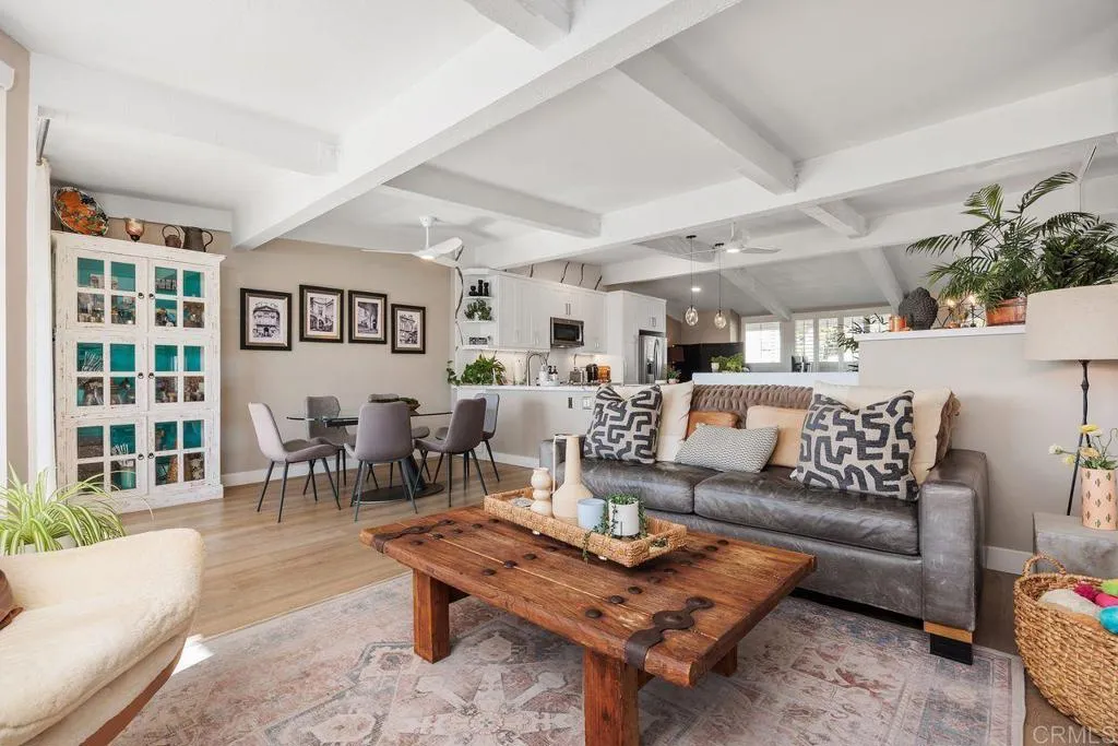 https://cdn.realtyfeed.com/cdn/127/306686806/3dba12bdc5ccc78866870d765ac15248.webp
