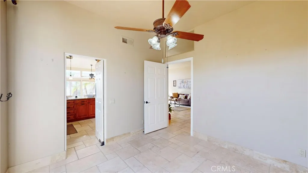 https://cdn.realtyfeed.com/cdn/127/306686884/12a87211a961c5652fee6b2054e196f9.webp