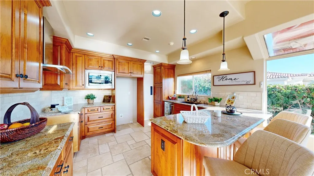 https://cdn.realtyfeed.com/cdn/127/306686884/498658647777156eb2c1ff4d7c309bee.webp