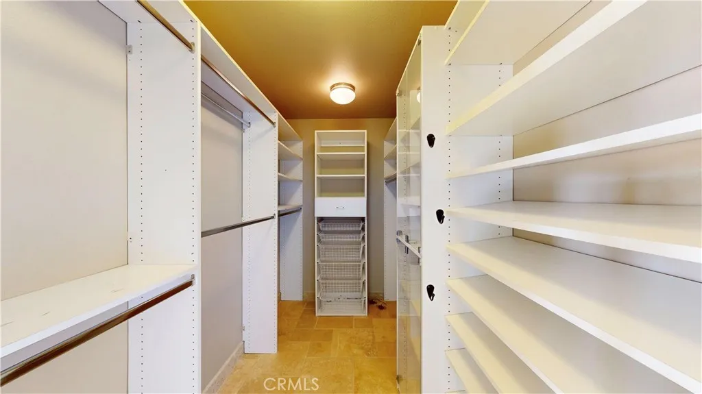https://cdn.realtyfeed.com/cdn/127/306686884/749610bbe0eb163ed6c88799fb538c93.webp