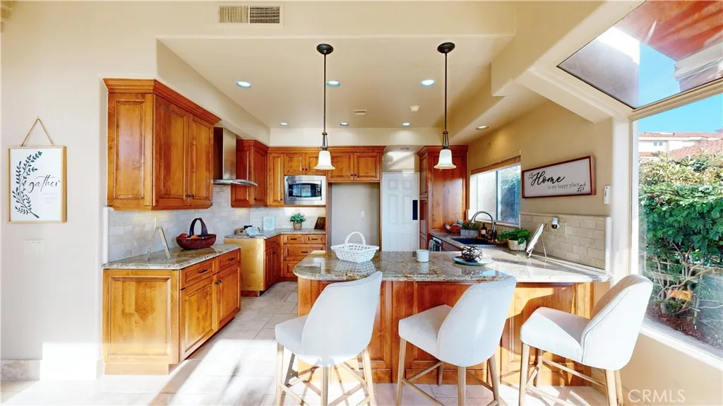 Photo #7: CV26073912 Listing: Photo #7