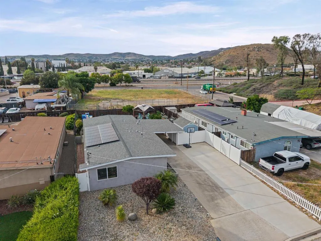 https://cdn.realtyfeed.com/cdn/127/306686911/093a64e93172f253d472681b4234bed4.webp