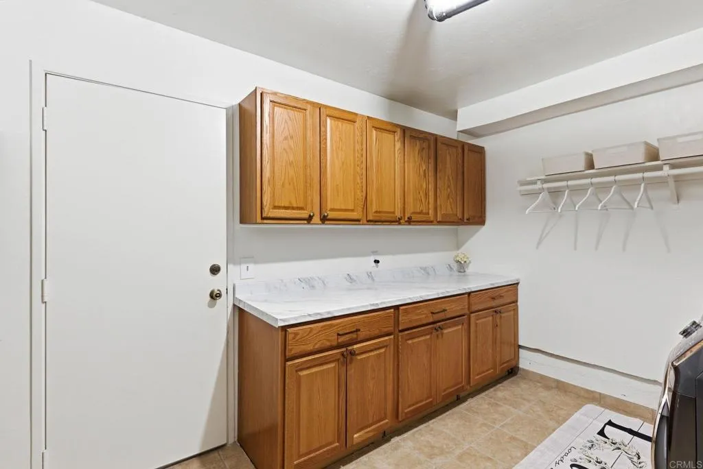 https://cdn.realtyfeed.com/cdn/127/306686924/f9d8a806bdf01befaf5993ad67ca2263.webp