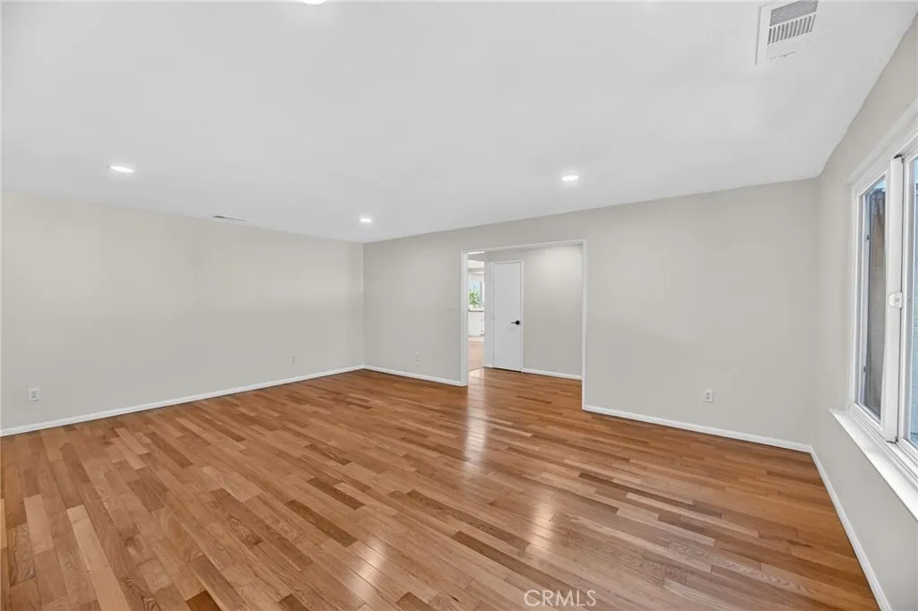 https://cdn.realtyfeed.com/cdn/127/306686930/1e2aa99347d9332f3bcd710133255acf.webp