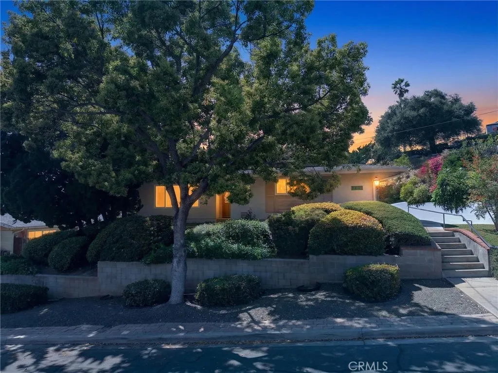 https://cdn.realtyfeed.com/cdn/127/306686930/3fc7734a732033d6659f459840a6fbed.webp