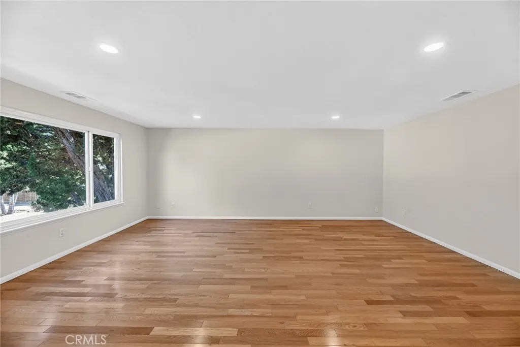 https://cdn.realtyfeed.com/cdn/127/306686930/5a48cbb8da1fd4ac486c0b5d0e4c4f54.webp
