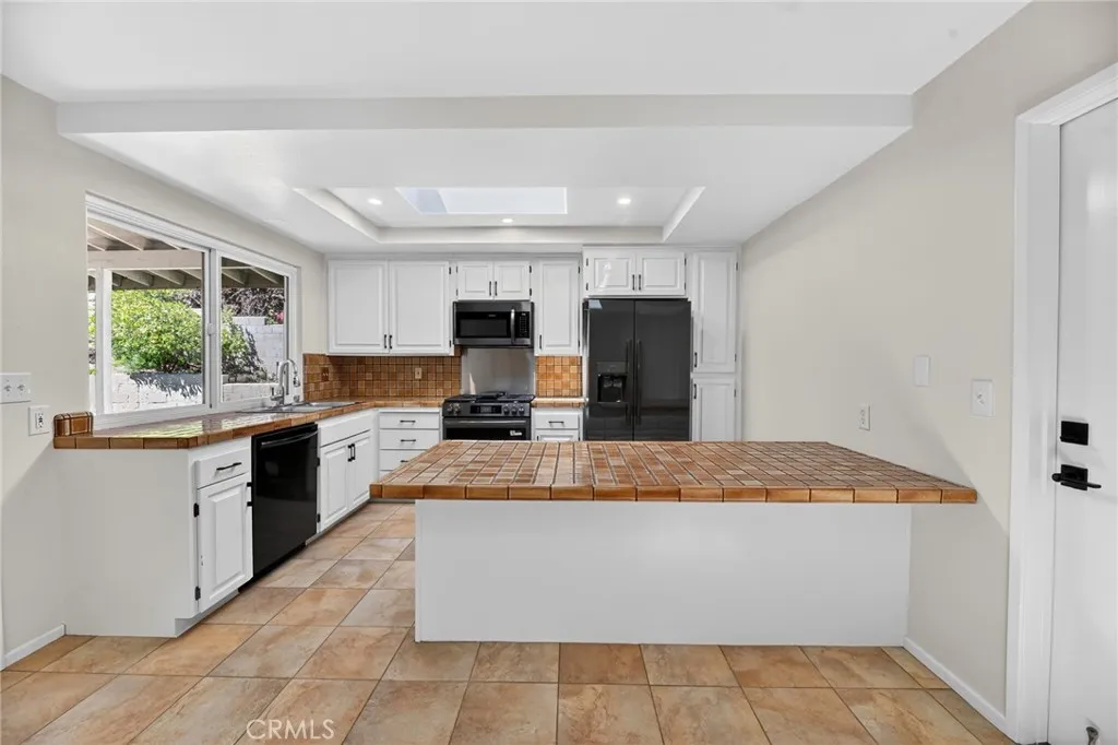 https://cdn.realtyfeed.com/cdn/127/306686930/6d06936d51ea39cef4c07625458ae133.webp