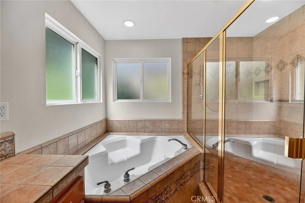 https://cdn.realtyfeed.com/cdn/127/306686930/84b4e1303d723358dfa8bf8ae2e17798.webp