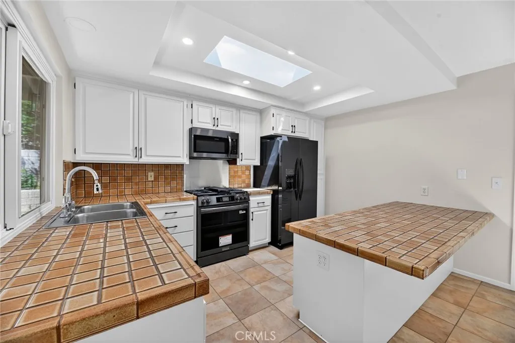 https://cdn.realtyfeed.com/cdn/127/306686930/b9d7ececd712f24a5c650d5e12137fd4.webp