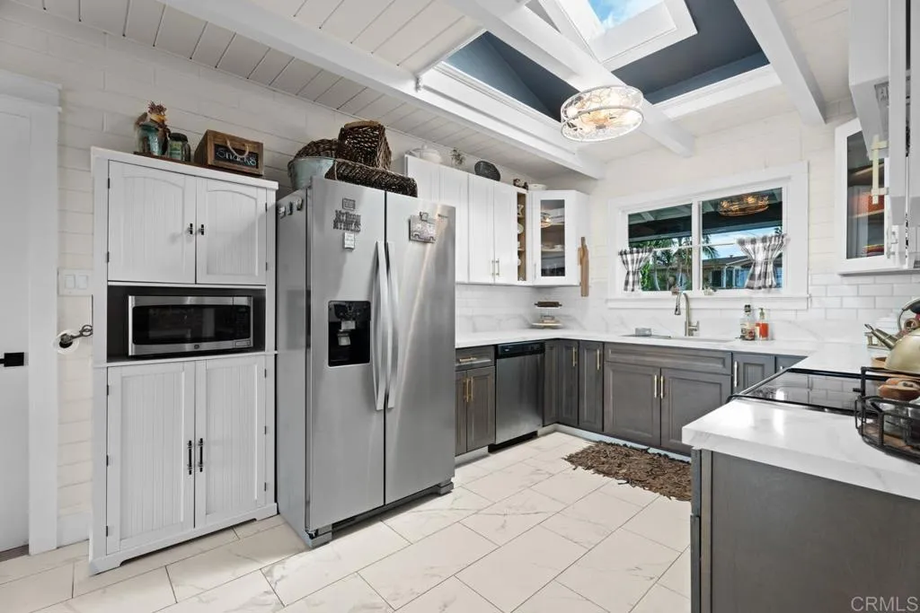 https://cdn.realtyfeed.com/cdn/127/306686969/01f6dc7bc36ad6c268a7b45811e55ba5.webp