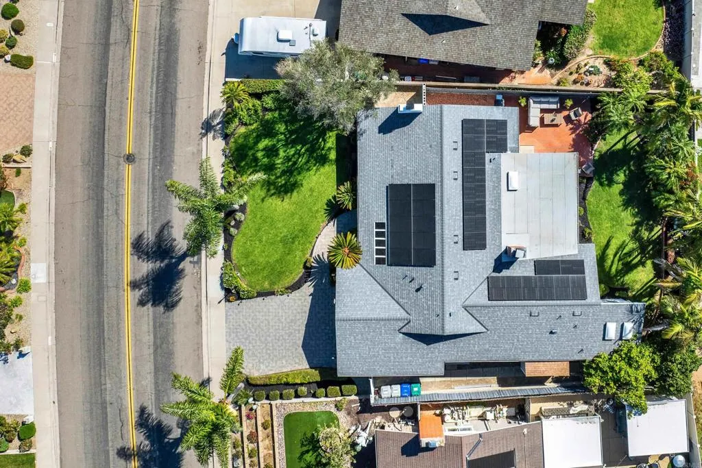 https://cdn.realtyfeed.com/cdn/127/306686973/18becce23c27f77645b6103fb7b81d82.webp