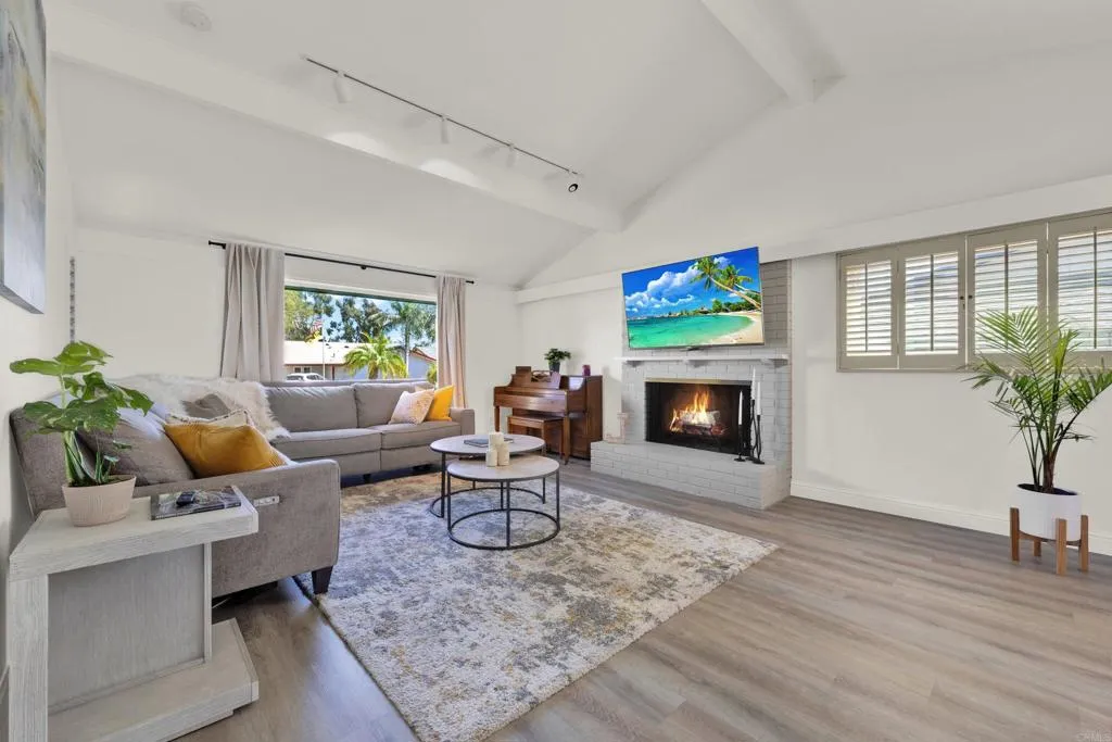 https://cdn.realtyfeed.com/cdn/127/306686973/2502c7b3613522f8c0d0c4abb4eef58e.webp
