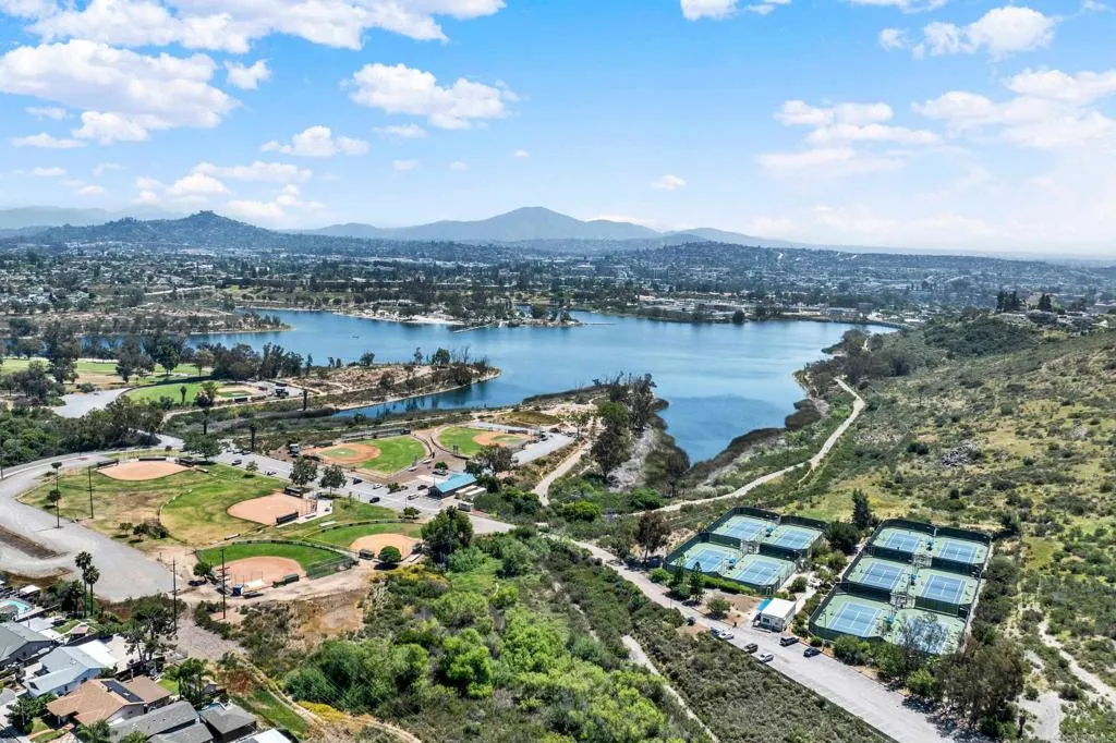 https://cdn.realtyfeed.com/cdn/127/306686973/2bd7b63e5204ef1768a32fbabad071e3.webp