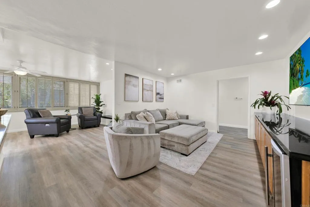 https://cdn.realtyfeed.com/cdn/127/306686973/41ed414adf0d040f34f94e1062b60e07.webp
