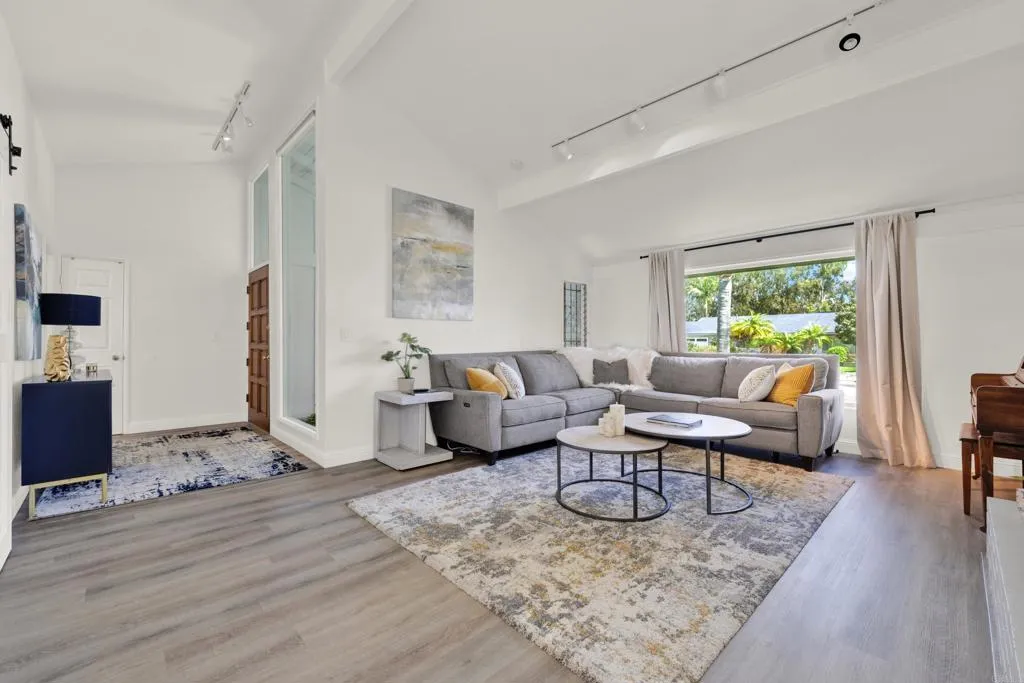 https://cdn.realtyfeed.com/cdn/127/306686973/65b0008ac095f333f26fd7d0746adf19.webp