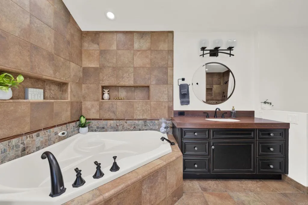 https://cdn.realtyfeed.com/cdn/127/306686973/76364e0fea80a37984f712a40e286f75.webp