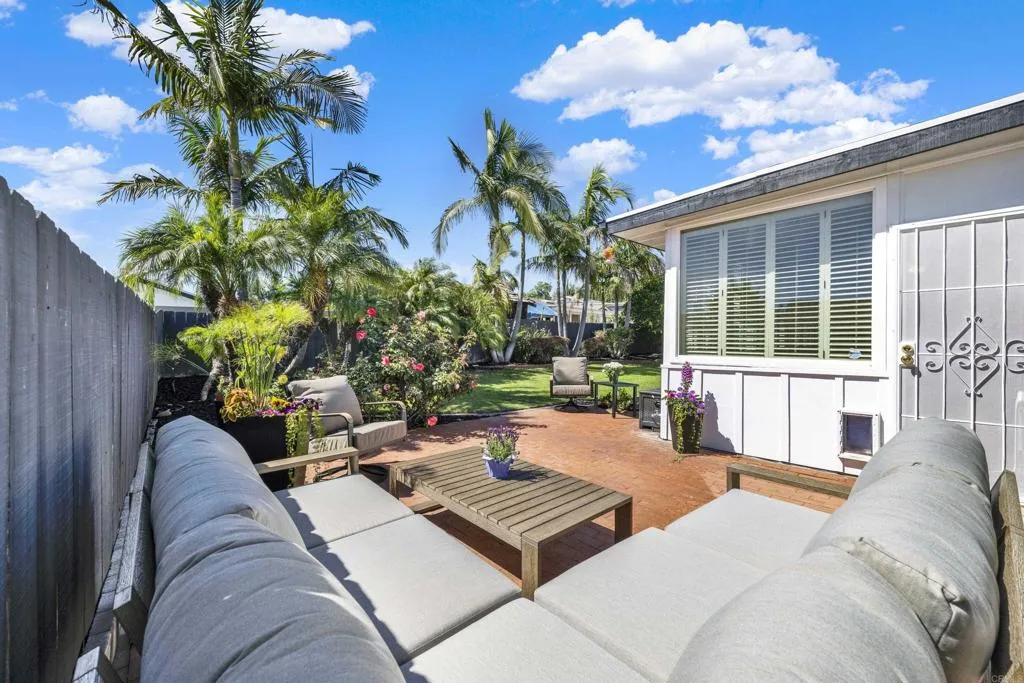 https://cdn.realtyfeed.com/cdn/127/306686973/7667baf66dd13113e11ecb6a6205cf74.webp