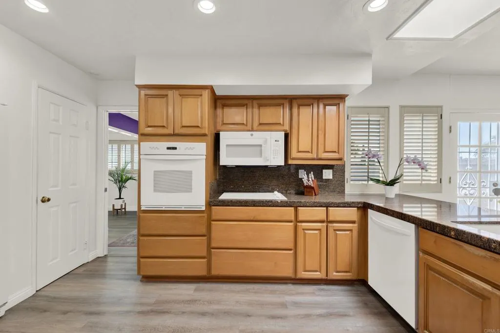 https://cdn.realtyfeed.com/cdn/127/306686973/7979f3a80fa52b1394f3ae2f2831496a.webp
