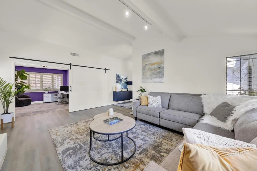 https://cdn.realtyfeed.com/cdn/127/306686973/7e2d30f9455ef94ea19889f2c681c3e4.webp