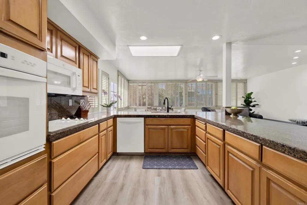 https://cdn.realtyfeed.com/cdn/127/306686973/8715e6123e591000f46bf4dd31572553.webp