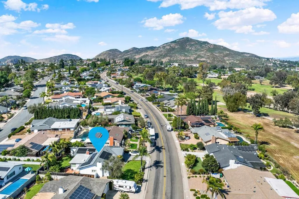 https://cdn.realtyfeed.com/cdn/127/306686973/a0303032701530aa57060d127e4edaa8.webp