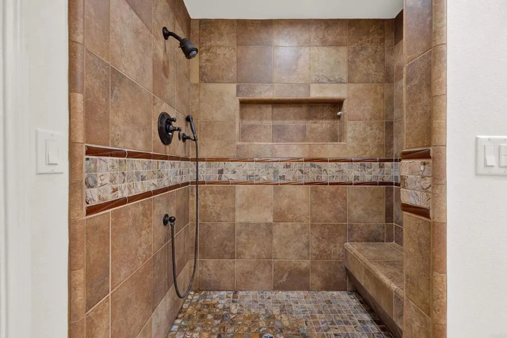 https://cdn.realtyfeed.com/cdn/127/306686973/f9443b39fc2e0588da3c0641a362f71b.webp