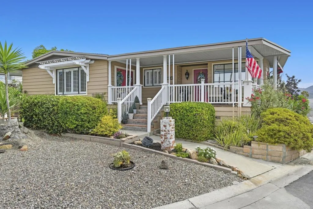 https://cdn.realtyfeed.com/cdn/127/306686996/2dddd22ba779e1337a0ade46666995d9.webp