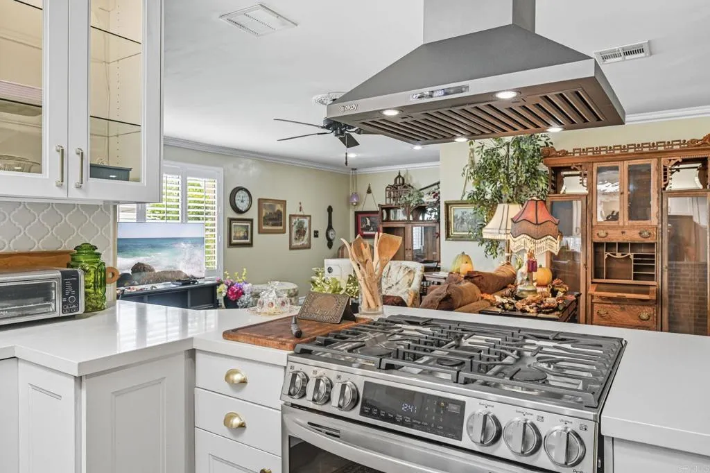 https://cdn.realtyfeed.com/cdn/127/306686996/5423ba1085b007e73adf07123c8072f6.webp