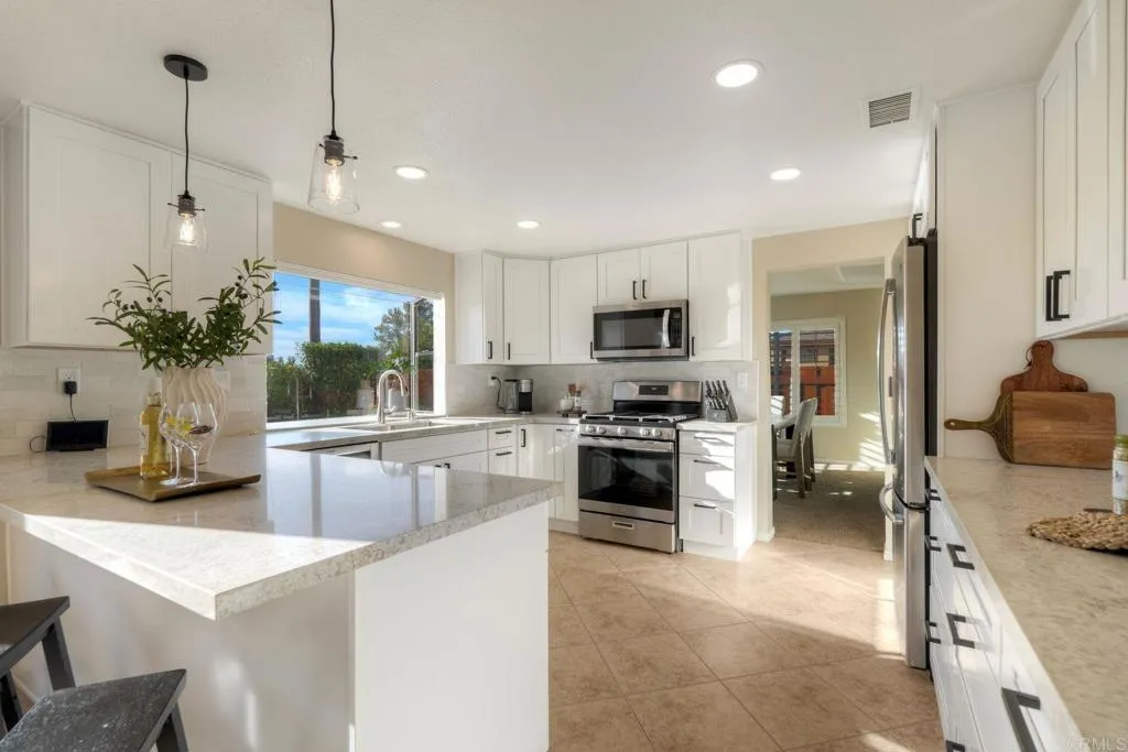 https://cdn.realtyfeed.com/cdn/127/306687017/cfcc96452591625f9487e9ea2664a51f.webp