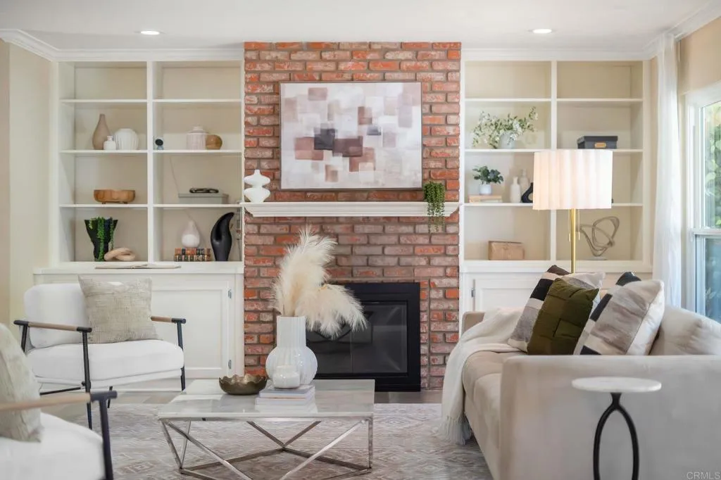 https://cdn.realtyfeed.com/cdn/127/306687020/612900af4ce9daa2ddc474712ff1d31d.webp